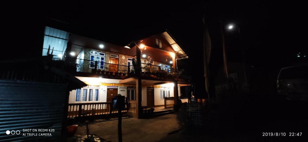 Tibet Homestay Rishop Exterior foto