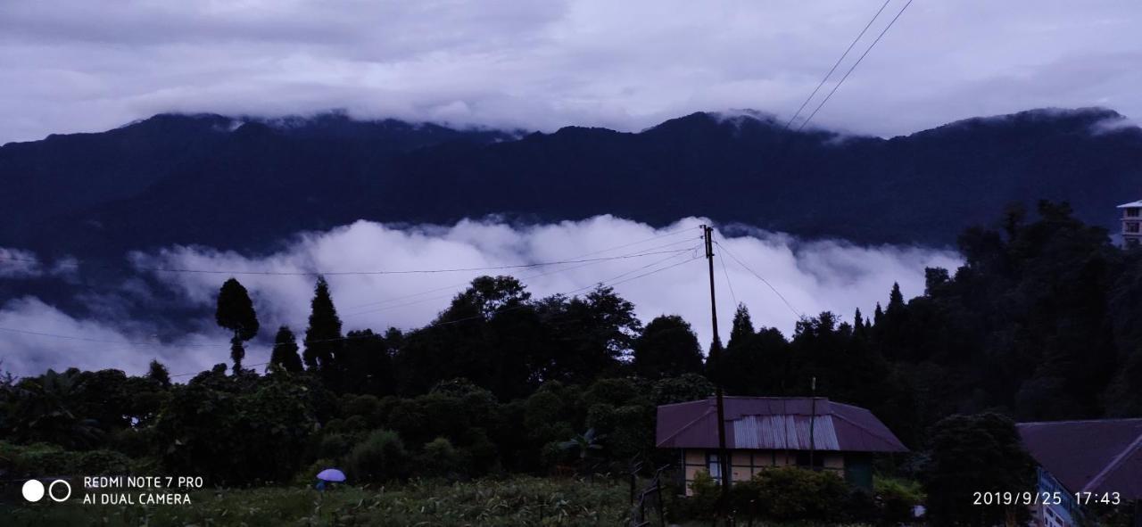 Tibet Homestay Rishop Exterior foto
