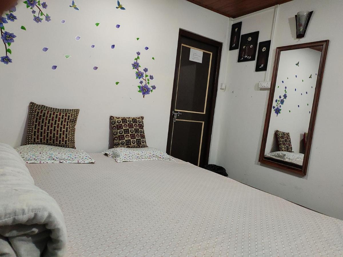 Tibet Homestay Rishop Exterior foto